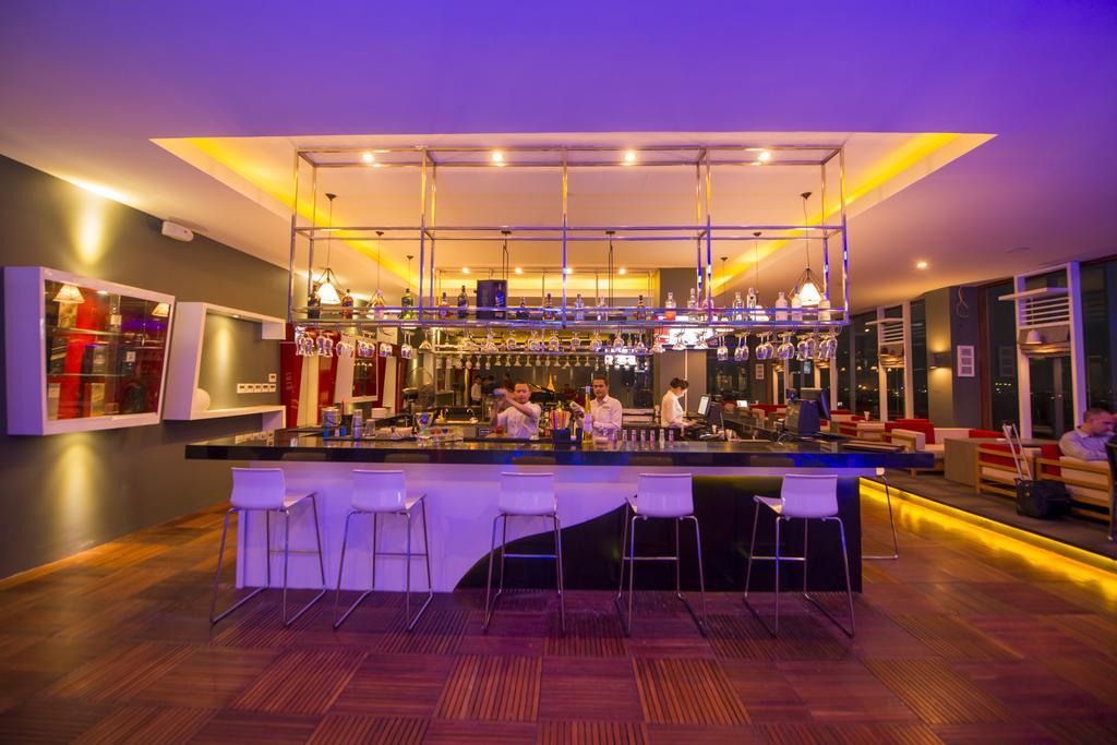 Hotel Parami Янгон Экстерьер фото