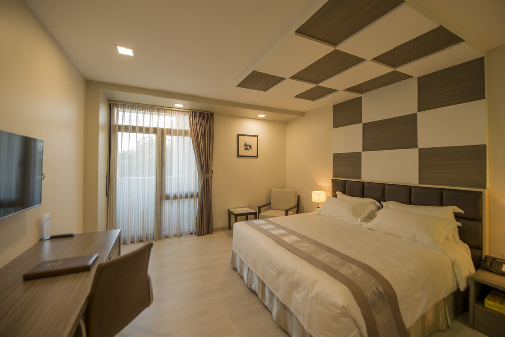 Hotel Parami Янгон Экстерьер фото