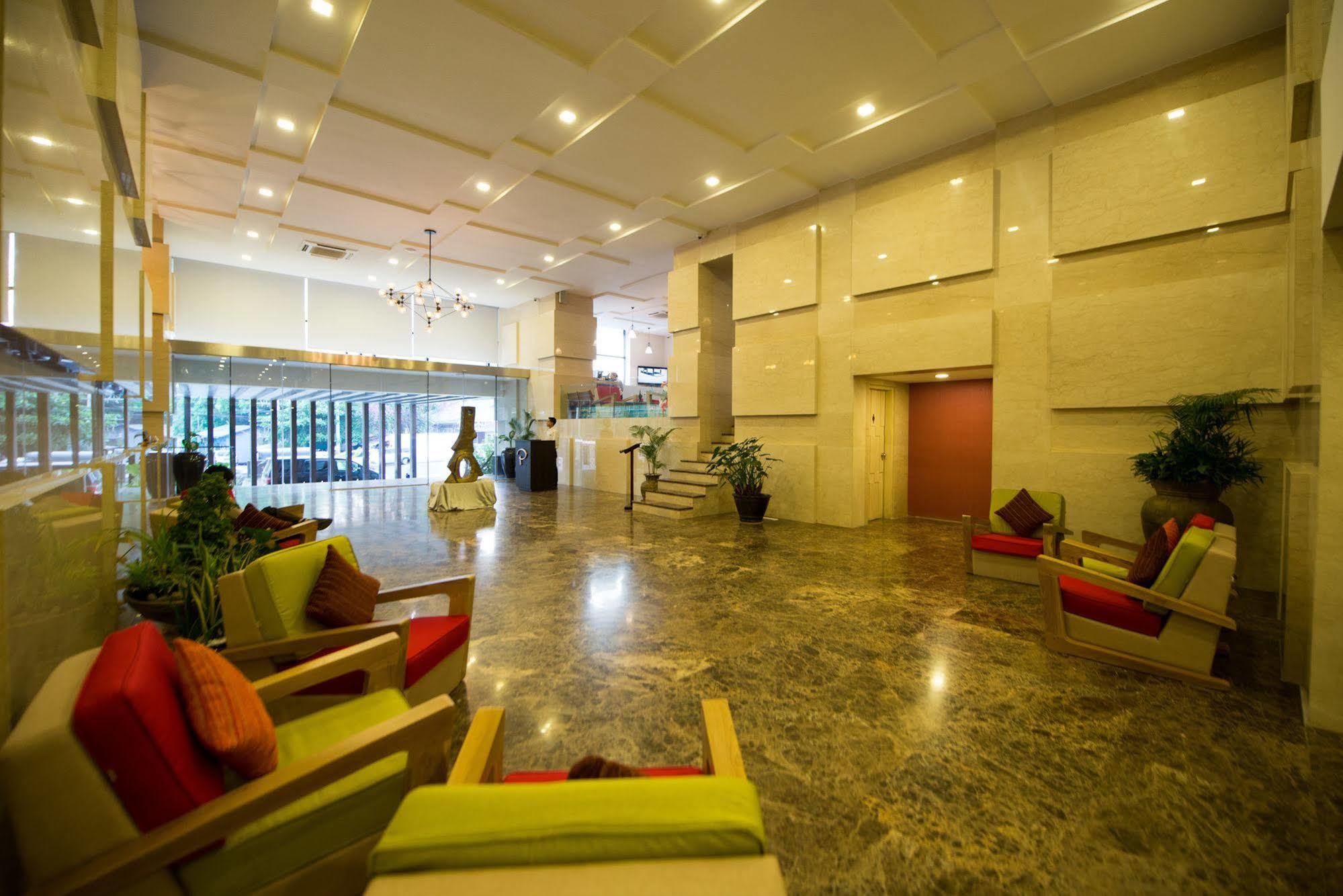 Hotel Parami Янгон Экстерьер фото